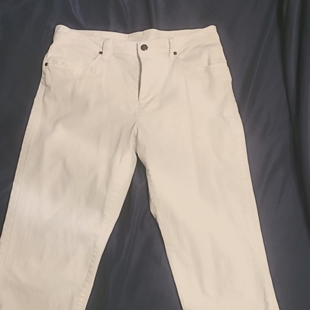 Ladies Capri jeans